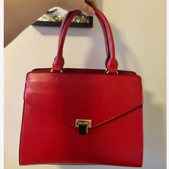 Red leather handbag - Picture 1 of 3